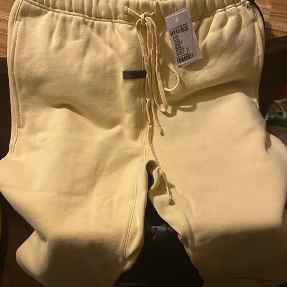 Fear Of God Essentials Joggers Exclusive Yellow Cream Large - Picture 11 of 14